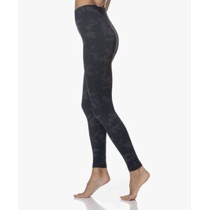 🚨 SPANX Black Camo Seamless Leggings 24" Look at Me Now